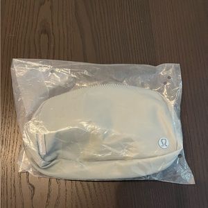 NWT Lululemon everywhere belt bag 1L